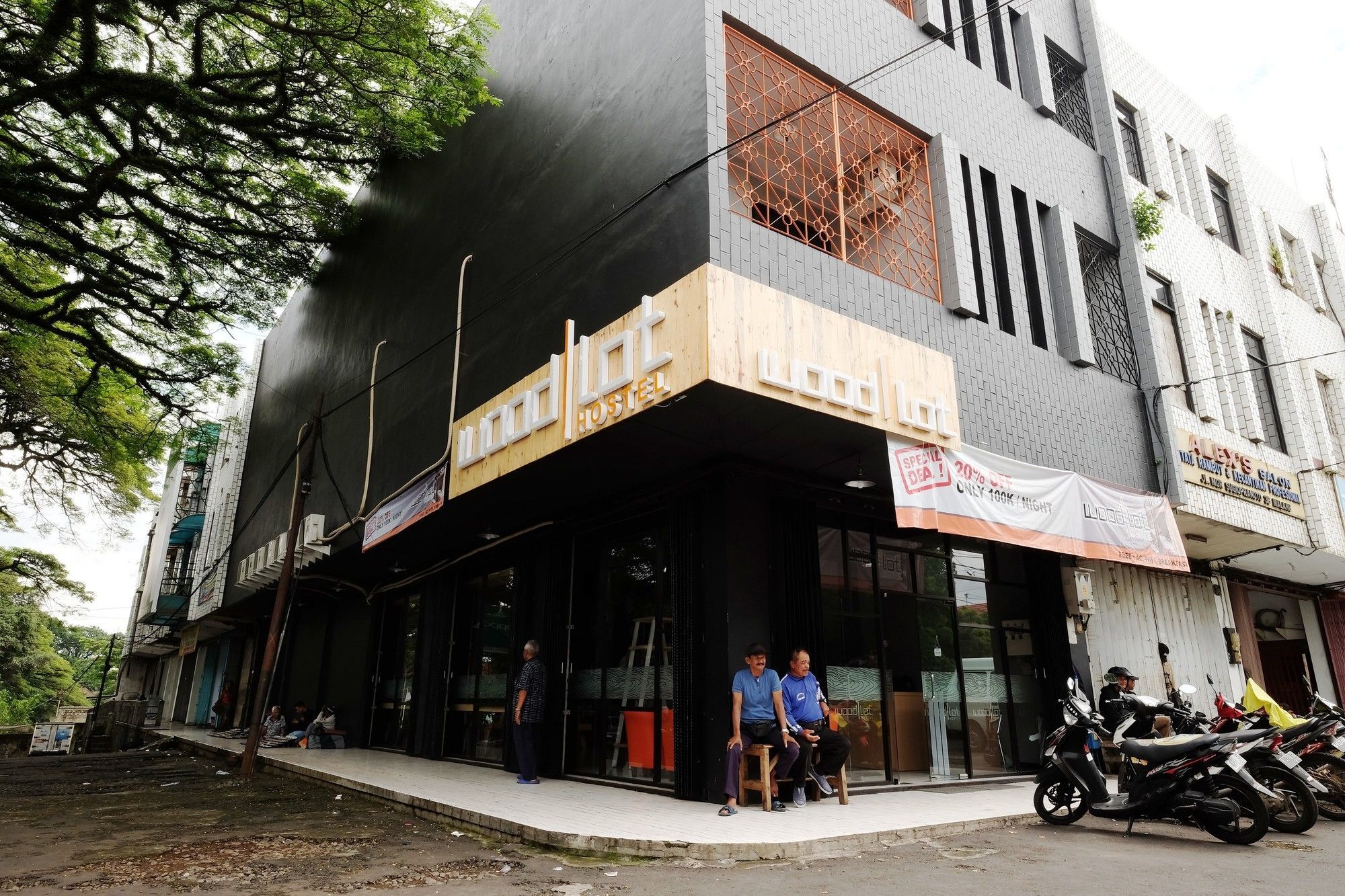 Zen Hostel Alun-Alun Sarinah Μαλάνγκ Εξωτερικό φωτογραφία